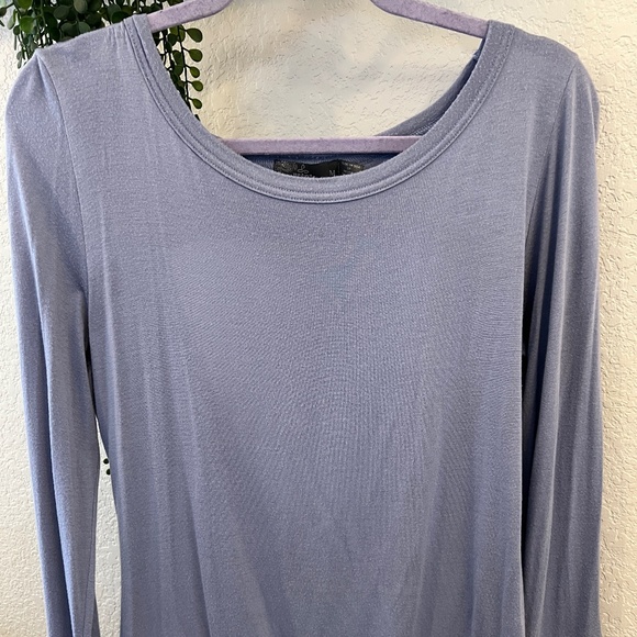 prAna Women's Synergy Top (Light Blue/Lavender Color) Size Medium - Picture 4 of 8